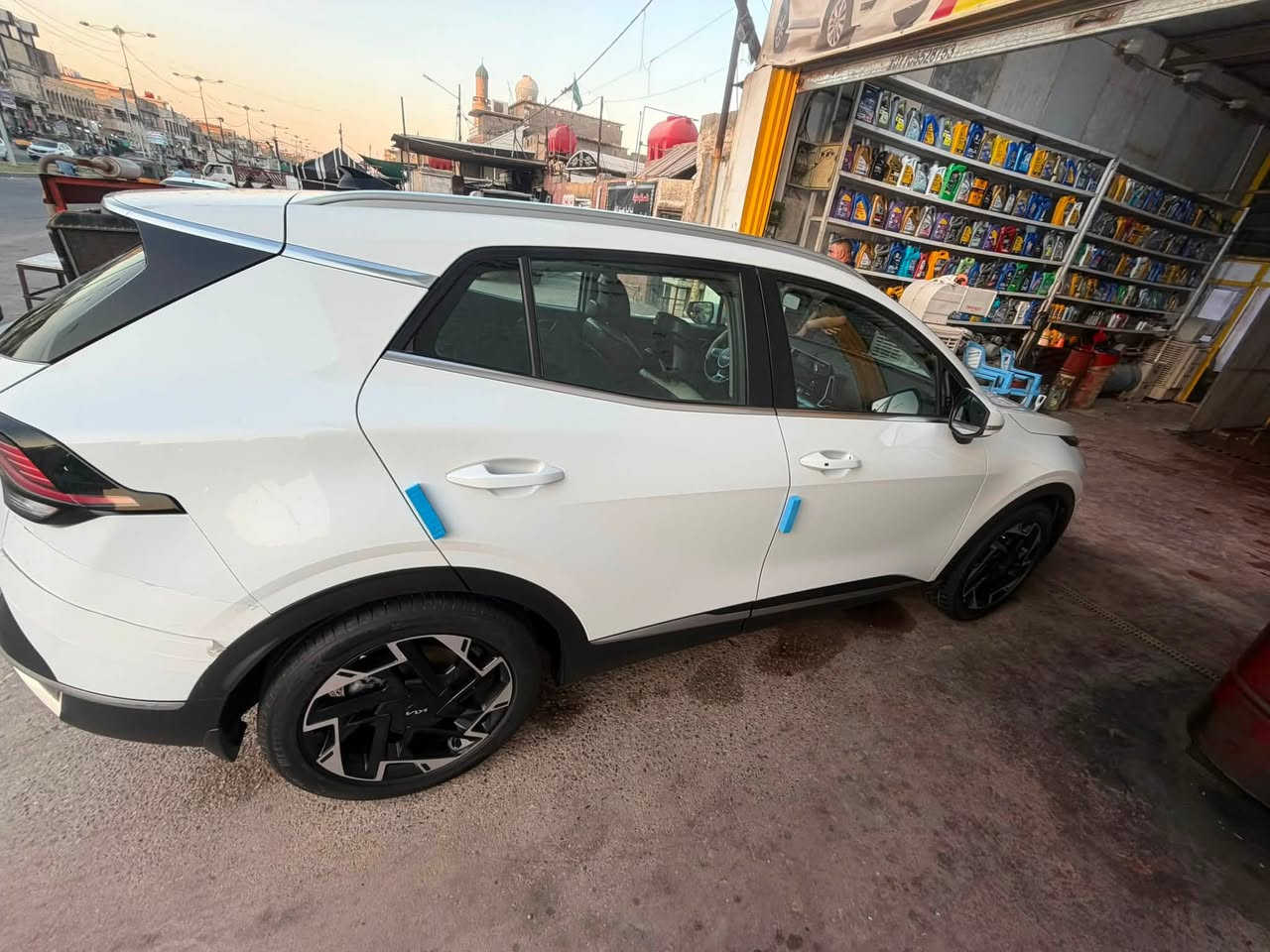 سلام عليكم للبيع سبورتج موديل 23 رقم بغداد
مكفوله  

فول موصفات ما عده البنرامه 
العنوان بغداد مدينة الصدر 

ماشيه 58 
السعر 210 وبيهةمجال 
الهاتف ***********
