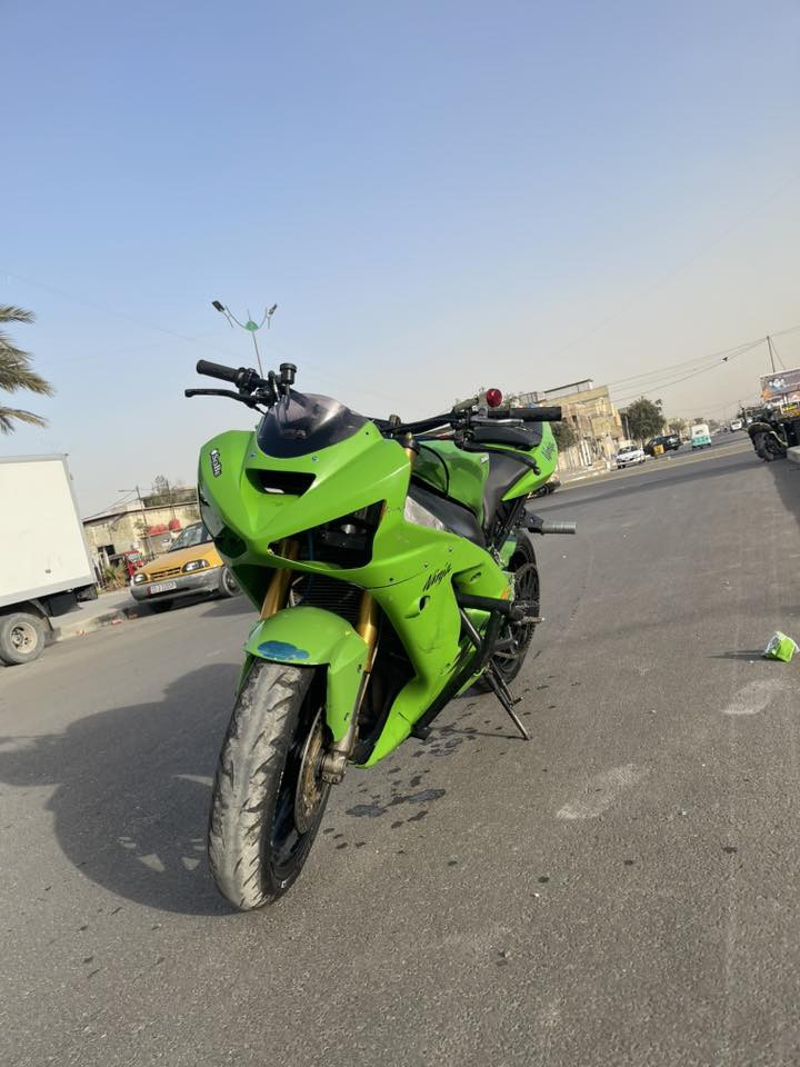 سلام عليكم كاوسكي الفين 4مكينه 663 دراجه جديده حماوه طبيعي بس بيه صوت مال زنجيل دراجه نكره سعر 14ونص رقم ***********
