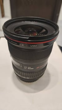 للبيع عدسة Canon 17-40mm f/4L العدسة بحالة ممتازة، نظيفة وتعمل بكفاءة ...