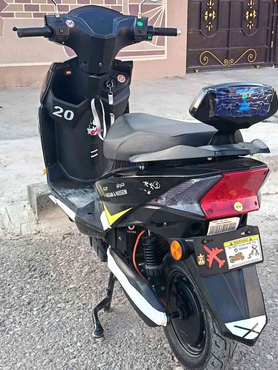 السلام عليكم
سكنس شحن للبيع الدراجه بطارياتها جدد والدراجه نضيفه يعني استعمال قليل 
السعر/٦٢٥وبيها مجال 
خاص ماموجود بس واتساب والرقم
الرقم/***********
