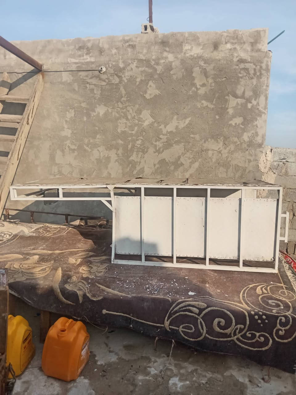 سلام عليكم محجر البيع ورايده 125 ابيه مجال حك الجيه وهاذه رقمي *********** المكان طريق نجف كربلا عمود ٢٥٢
