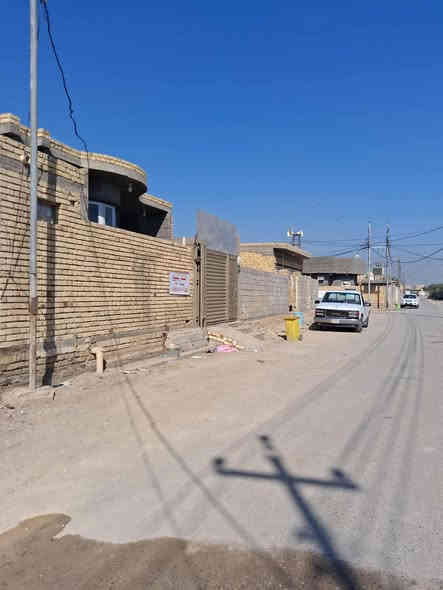 السلام عليكم بيت لبيع في الجوادين نزلت فاضل تيتو مساحته 200 متر متوفر كافت الخدمات ماء وكهرباء ومجاري سعره 110  للاستفسار***********
