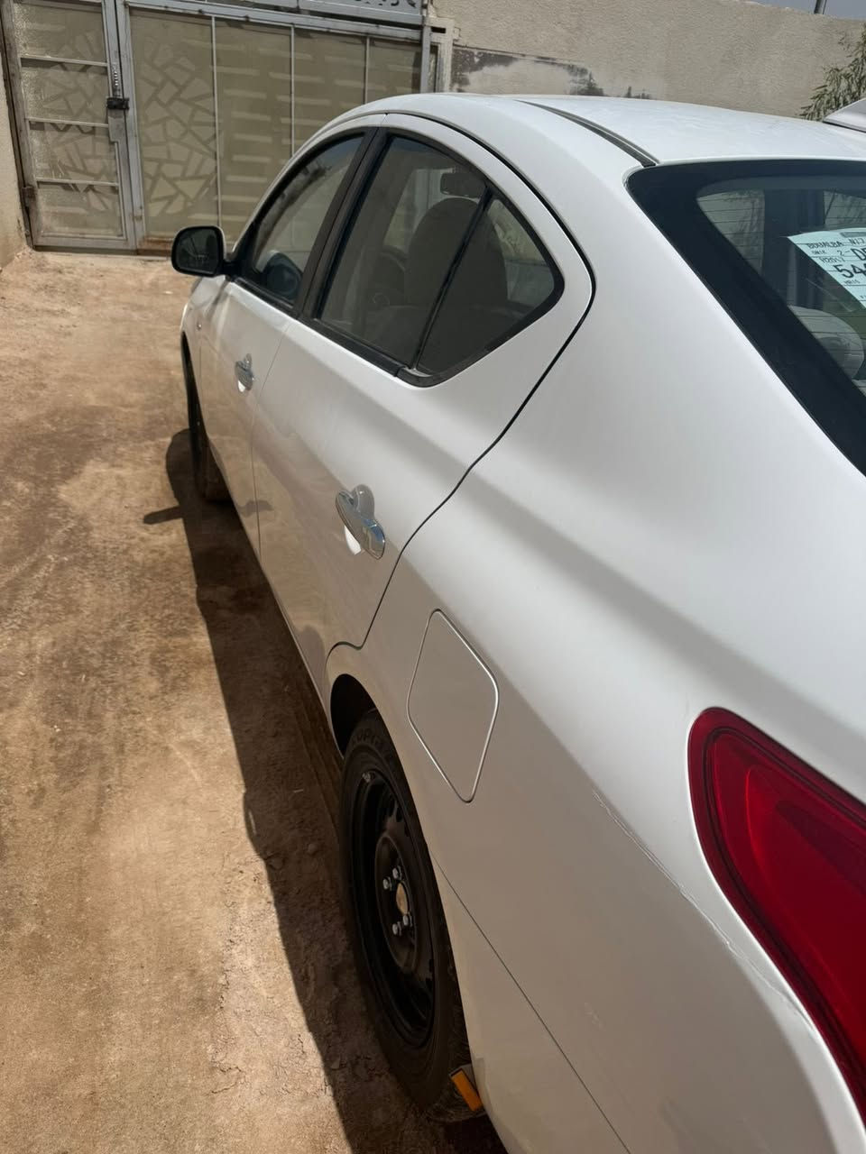 سلام عليكم                             نيسان صني هندي بليتة زكة 2024 سيارة بيهة شخوط موضح بل صورة وبيهة طختين خفيفات علا وضعهن سيارة حلوة ماشية 50الف العنوان بصرة شط العرب السعر 122 بيهة مجال قليل الرقم ***********
