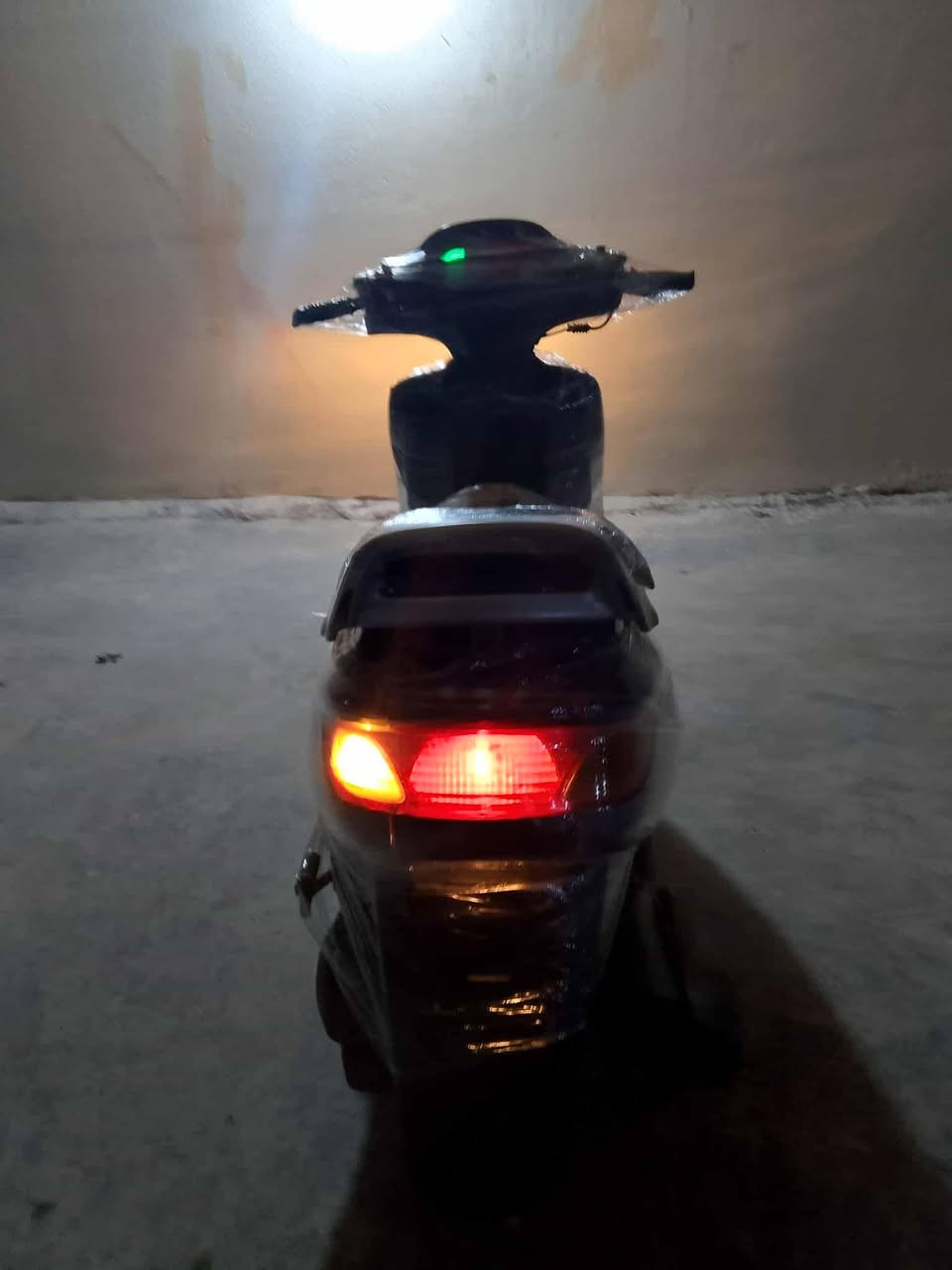 السلام عليكم دراجه للبيع فراشه كرستال فحل دسك كله شغال سلف كهرباياته هندر لايتات  دبلات  قفل جنطه قفل اسستيرن شلعه معدل نعومه للستفسار اكثر ***********
