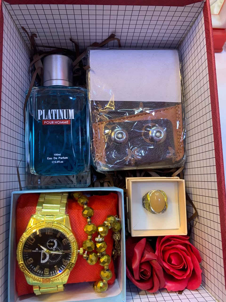 بكجات هدايا رجالي حسب الطلب  🔥🌟❤️‍🔥 العنوان 📍/الانبار -هيت حي الجمعية مجمع مكة مقابل مستوصف حي الجمعية مجاور عطارية حسن حيا
يوجد خدمة توصيل 🛵 ولكافة محافظات العراق 
*********** واتس اب
