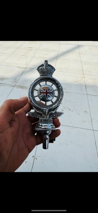 مطلوب • باجات • اكسسوارات