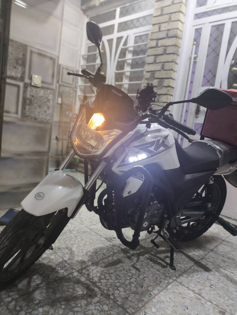 RK 200cc
السلام عليكم 
دراجة للبيع  RK  
حجم المحرك 200   
ماشية 3697 
موديل 2025
بعدها بالضمان
رقم اربيل بأسم الشركة تحويل مباشر من شركة عجلة الخليج تريد مكاتبة انت بعدين تحول اني حاضر 
السعر 2650 وبيها مجال بسيط  وبيها ملاحظات جدا بسيطة  *********** واتساب هم موجود
مكاني بغداد - الزعفرانية
