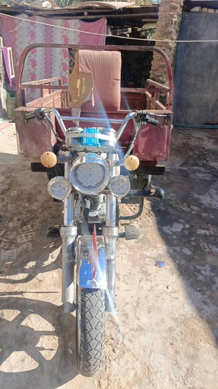 السلام عليكم ستوته للبيع 2014 مكفول كفاله عامه من أوراق من شاصي كله تعمير جديد معرض مالك المكان طويريج
***********//***********
