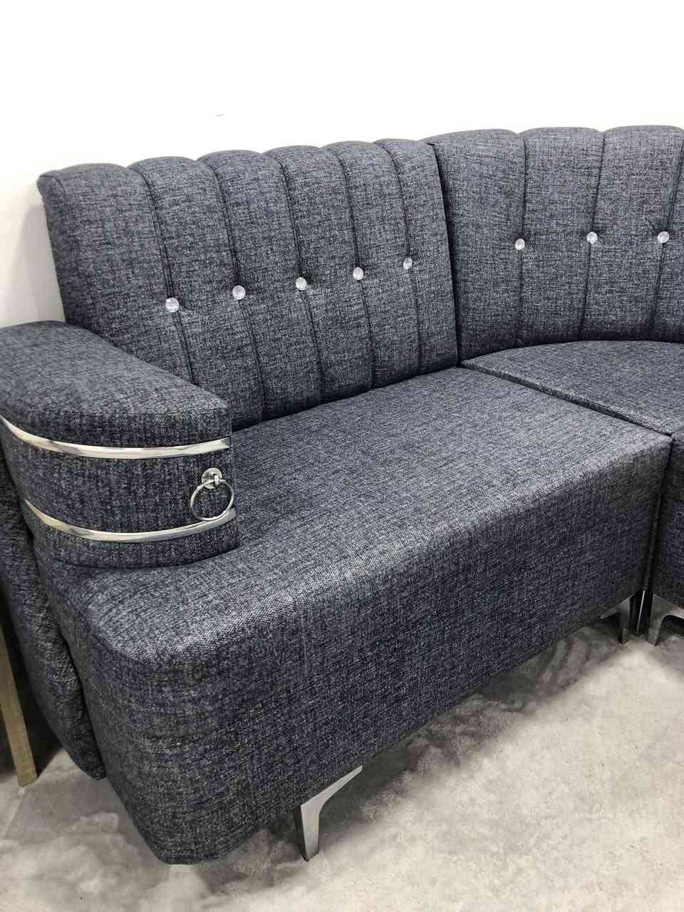 مترين ب  متر و ٦٠. ***********
