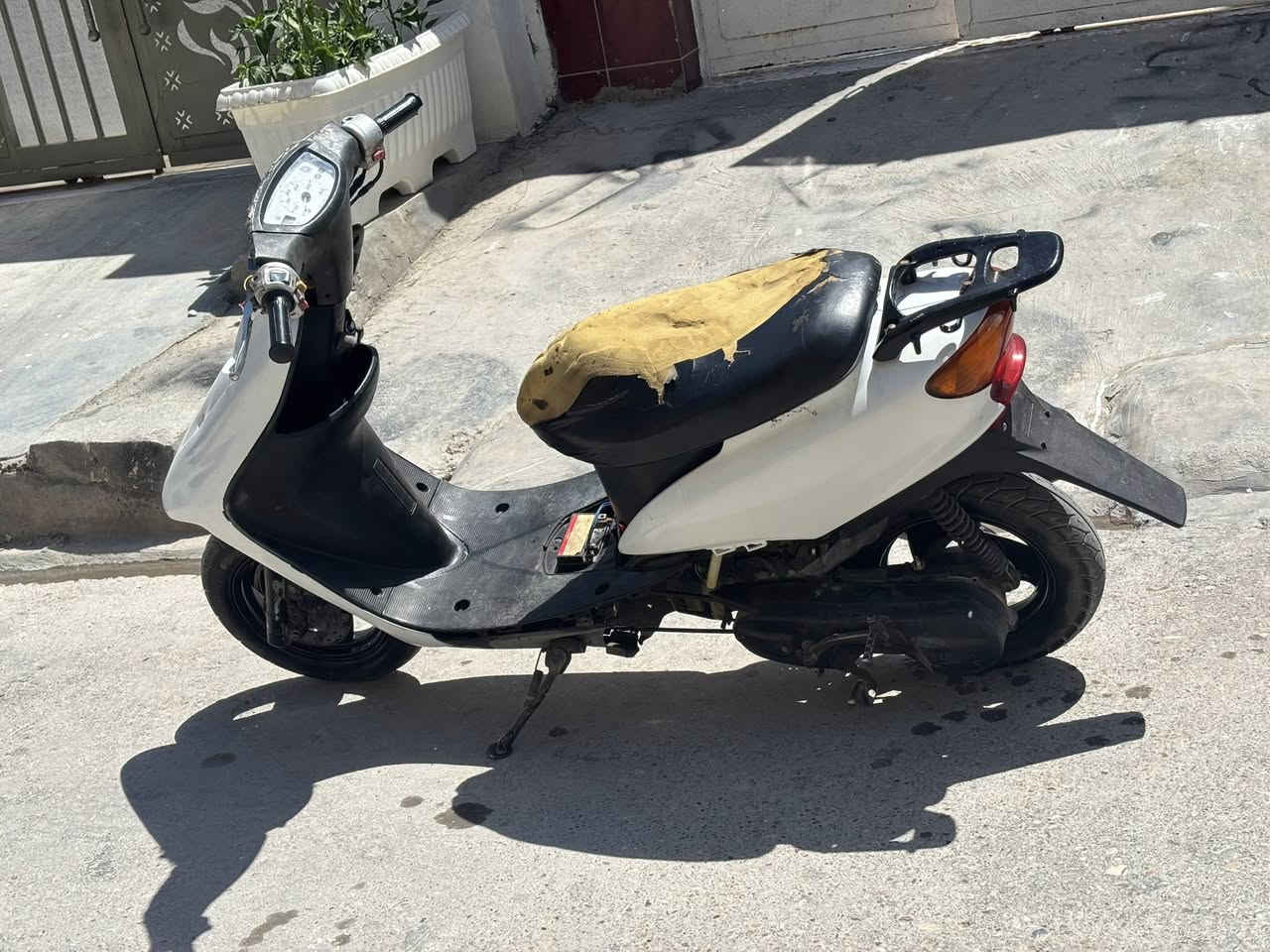 ياماها عصفوريه صنع ياباني دراجه كامله سلف وهندر بيه نقوصات بسيطه يعني حك 15 الف او اقل سعره 200 الف وبيهة مجال للطيبين مكان الدراجه مقداديه شهربان 
راسلني خاص وبيك خير وتدلل


**إذا كنت صاحب هذا الإعلان وتريد حذفه لأي سبب، رجاءا أرسل رسالة إلى الدعم الفني**