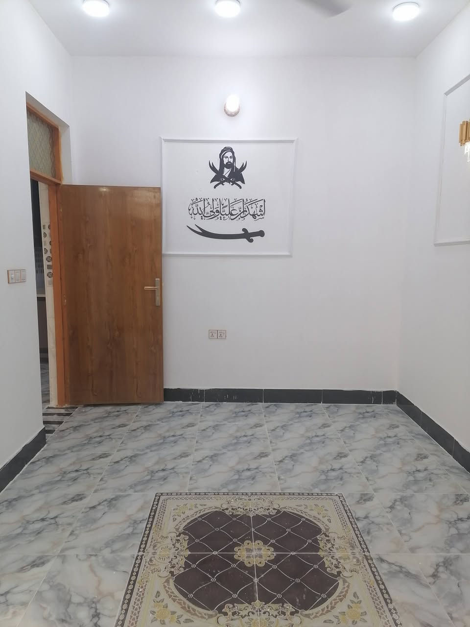 دار للبيع 100م صب مسلح طابق واحد شارع 10 حي النداء قرب شارع ستين العرضي موقف غرفه وصاله واستقبال ومطبخ وصحيات اتصال ***********
