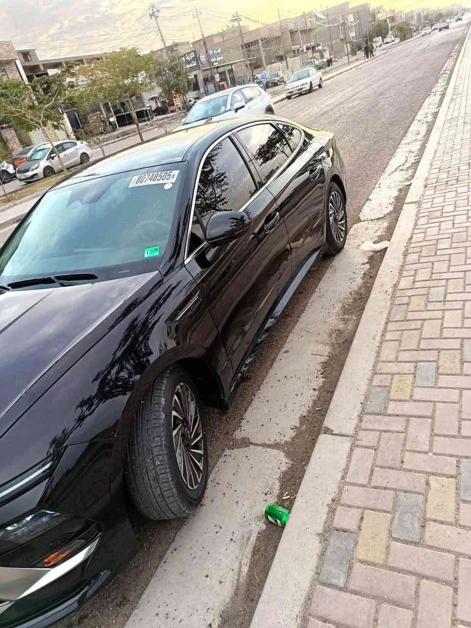 السعر 188 وبيها مجال 
سوناتا ٢٥ هايبرد اني كاصها من مزاد بيدي
ماشيه ١٣٠٠٠ كيلو 
رادارات ونقاط عمياء
وقيادة الية ومحافظه على المسار
شحن لاسلكي
سستم صوت 
تبريد قطعتين 

بيها تبديل جاملغ وصبغ البابين صفحه السايق من اليدة وجوة بدون اي دواخل مكانها بغداد الكرخ 
للأستفسار ‭***********‬
