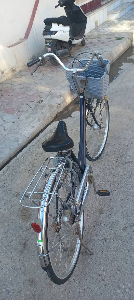 السلام عليكم
بايسكل للبيع حجم 27
 حساس دبل كلوب
ويالة مختومة 
 بدالة 
كامل مكمل لآخر حباية
 مكاني بعقوبة خلف المحافظة
 السعر 95وبي مجال
 للإستفسار ***********
