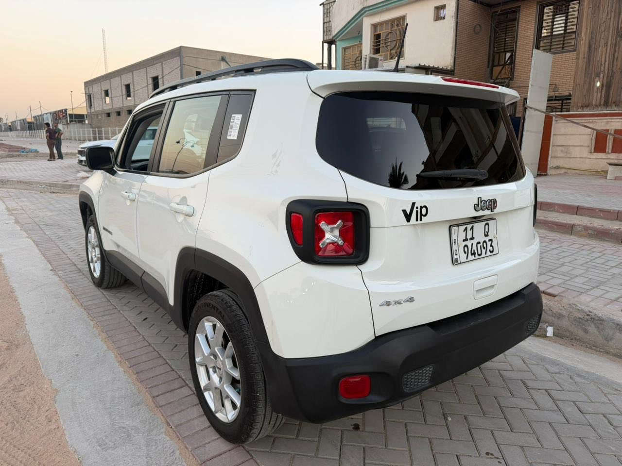 السلام عليكم للبيع جيب رنكد موديل 2023 السياره بدون قطره صبغ ماشيه 7000 الف KMوالحادث كما موضح في الصور والسياره جديده بمعنى الكلمه وبدون اي نواقص السعر 140$ وبيهه مجال بسيط للطيبين مكان السياره بغداد اي استفسار اتصل على هذا الرقم ***********
