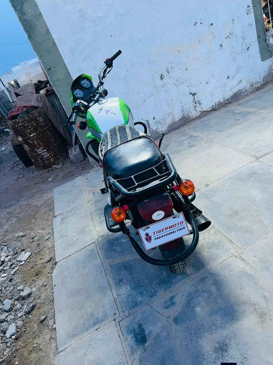 سلام عليكم دايوان موديل 19 مكفوله
مكانه واسط نعمانيه 

سعر 950وبيها مجال 

***********
