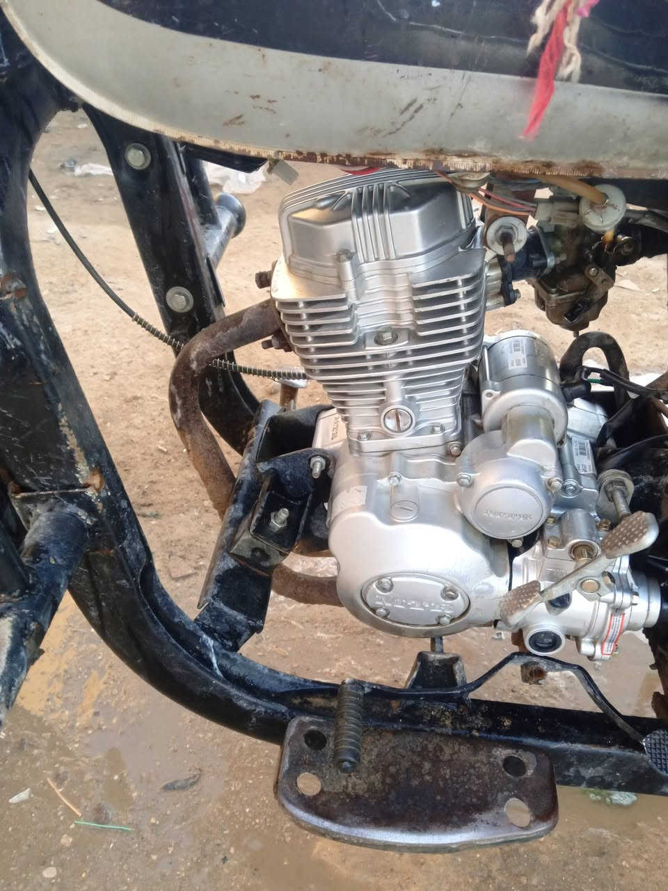 ستوته لبيع 9 رجان  رقم او سنويه ستوته تعمير كله جديد براغي ما عيزه محرك 25ما مفتوح او كسن بلادي او تايرات جديد مقدام جديد او كله اصلي شاصي مكفوال شراي يخابرني ***********‬‏
