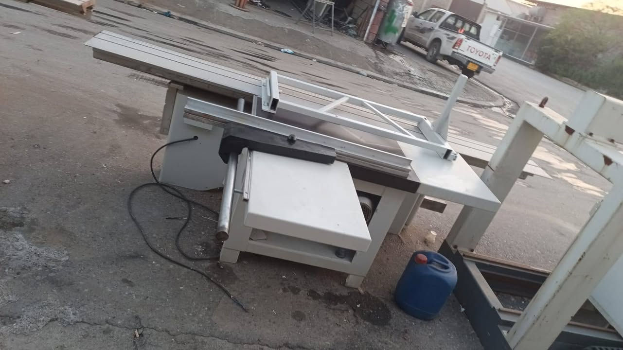 منشار 3200
***********واتساب 
***********واتساب 
اربيل صناعه جنوبيه خلف شركه اوسكار فرع نجارين
