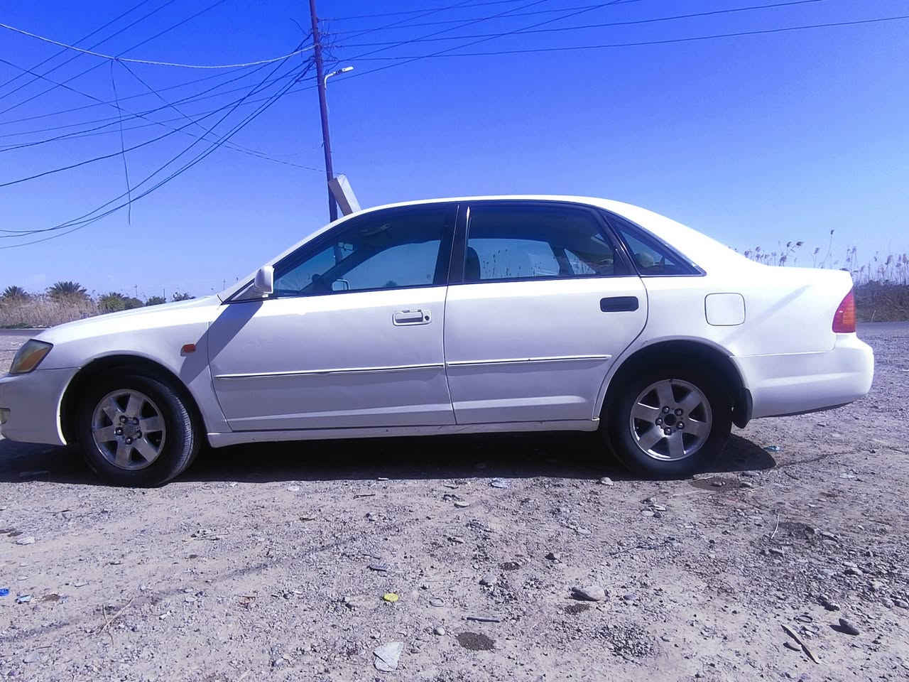 بسم اللّة
أفلون   ... خليجي
موديل ....2000
تدفئة تبريد كهربائيات كلة شغال فول .
صبغ ...الجاملغ خلف السائق +الباب وقبق الجنطة فقط 
گير و محرك شرط .
تحويل شوكت ما يعجبك .
***********
