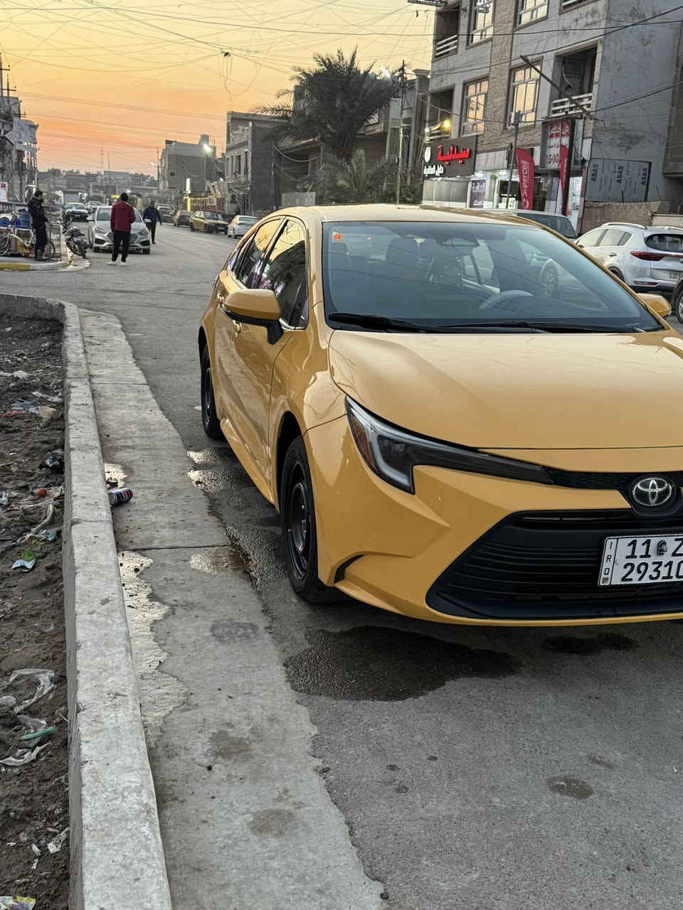 السلام عليكم 
تويوتا كورلا موديل 2023 هايبرد SE
حادثها جاملغ بنيد بدون ايرباك بدون شواصي
مازداتها الاصلية نفسهن السيارة كاملة مابيها نقص برغي
دوشمة عام داخل لونين بصمة السيارة تخم تاير جديد 
حجر + رادار بلادي ماشية 30 
اصفر خصوصي بأسمي السيارة
مكاني بغداد الغزالية السعر 165$ 
 واتساب ***********
