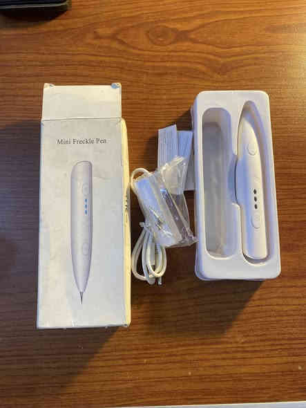 السلام عليكم هذني تصفيه للبيع كل قطعه وسعرهة ***********
