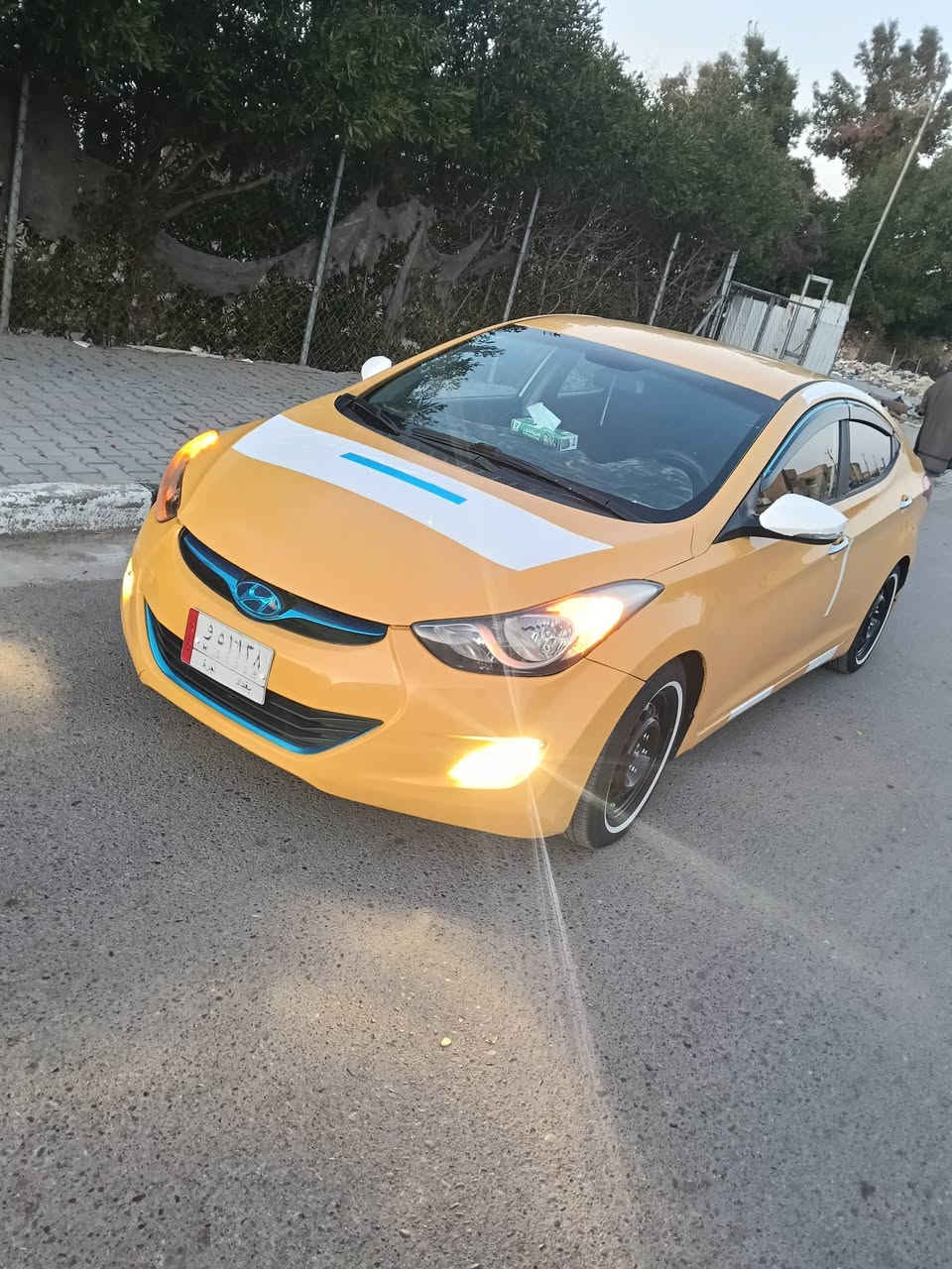 السلام عليكم النتره موديل 2012 خليجي  سياره بيها بارد بل باب الخلفي للسيارة رقم بغداد تحويل ثاني كير مكينه مكفولات وبلادي سياره تخم تاير جديد باتري جديد صدر امامي خلفي جديد منضومه تبريد كله جديده سياره شرط ألف متصرف عليه بوجهك للشغل مواصفات السيارة كشنات جلد دتفئه بل كشنات مريد شفط تحكم ستيرن حساسات خلفيه اشاير بل مري سياره احلى من الصور تجي وشوف بعينك السعر خاص وتدلل المكان بغداد حي القاهرة للاستفسار ***********
