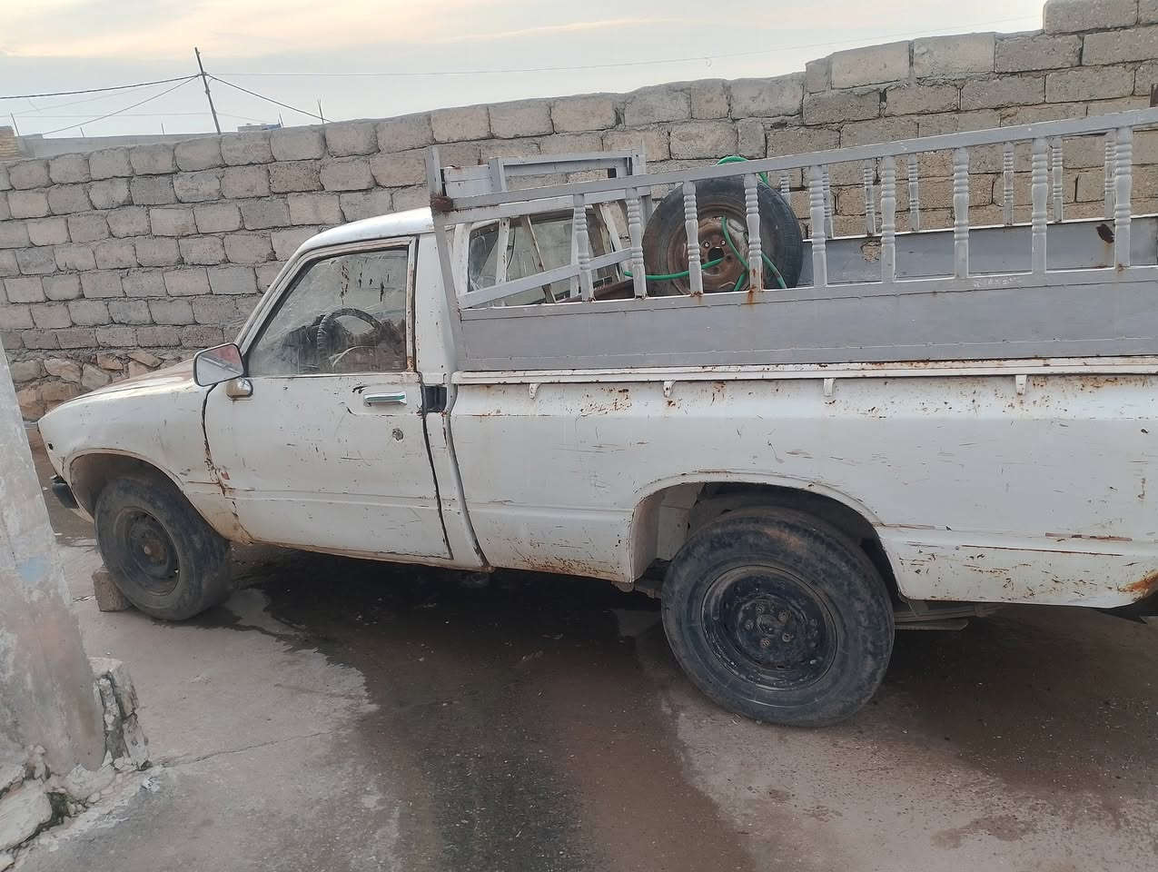 سياره بيكم 80 نقص رنكات بس الكابون ورقي بيها بس بعدمانفتح الاالكتروني مكاتبه بسمي وصاحبها الشرعي موجود بل منطقه يمنه الشراي يجي خاص ***********////***********
