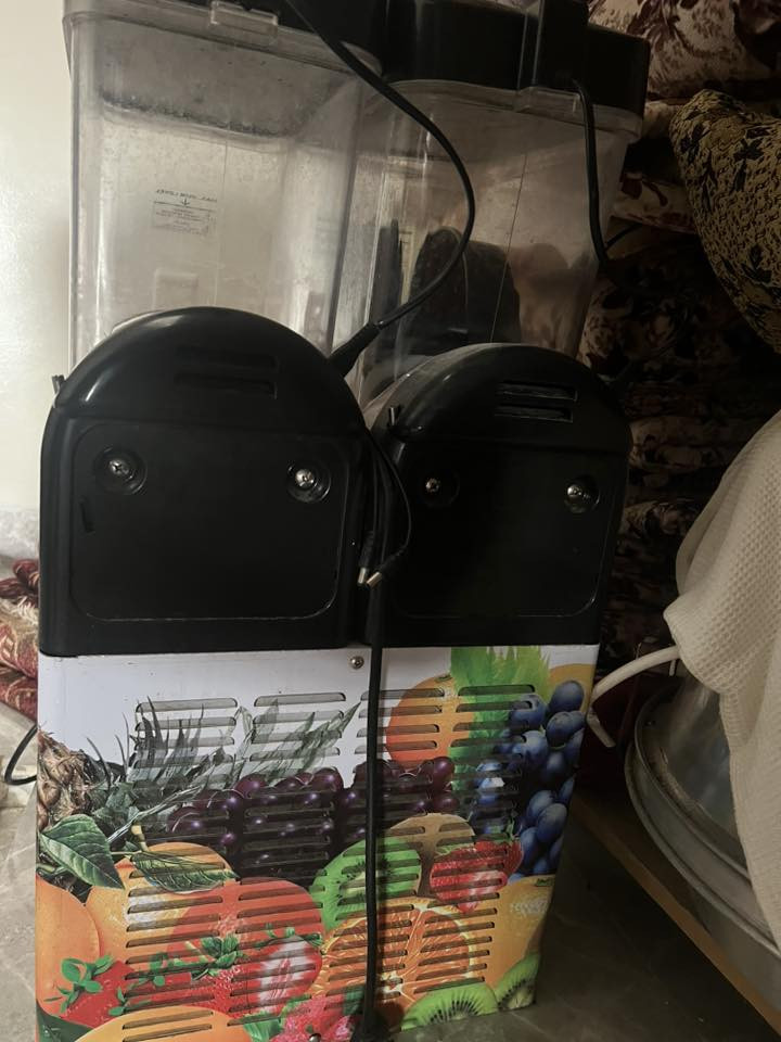 مكينه ازبري هوسك تركي اصلي مستعمل قليل شهرين                  مكينه ايس كريم للبيع تفاصيل هاتف ***********
