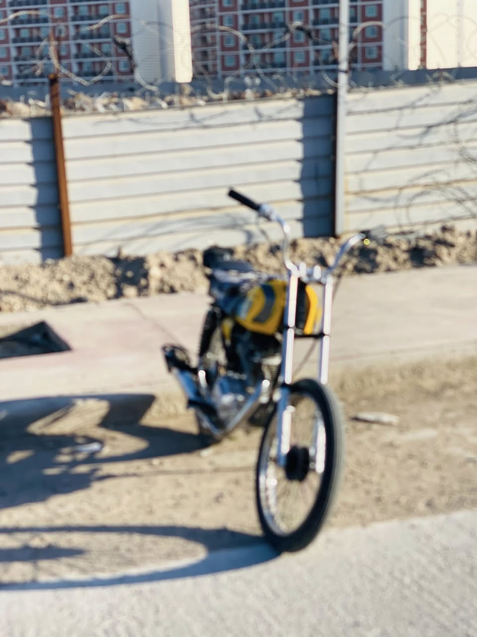 للبيع ٤٥٠ الف بيه مجال أوراق سكنر شاصي ١٦  عنواني بغداد الشعله ما متواجد على فيسبوك رقمي للاتصال ‏***********‭‬
