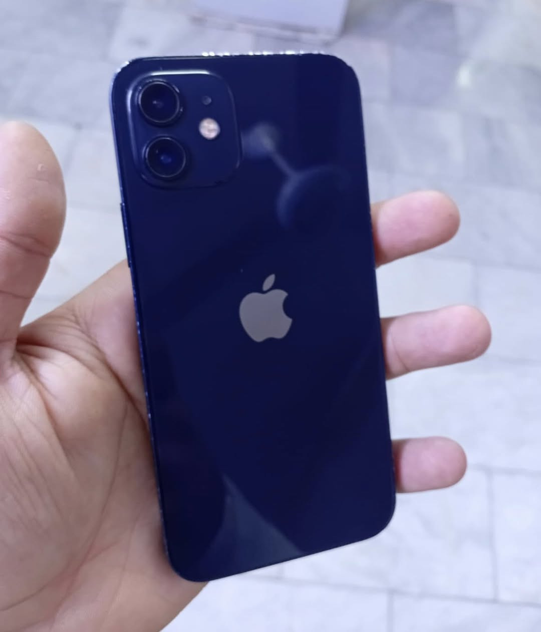 سلام عليكم ايفون 12 عادي ذاكره 128 بطاريه 76 الجهاز وتر بروف لا مفتوح ولا مبدل بي شي نموذج M كارتونة موجودة رايده 300 وبي مجال فقط بي زلغ صغير وخفيف بل شاشة اصلاً ممبين مكاني البياع ***********
