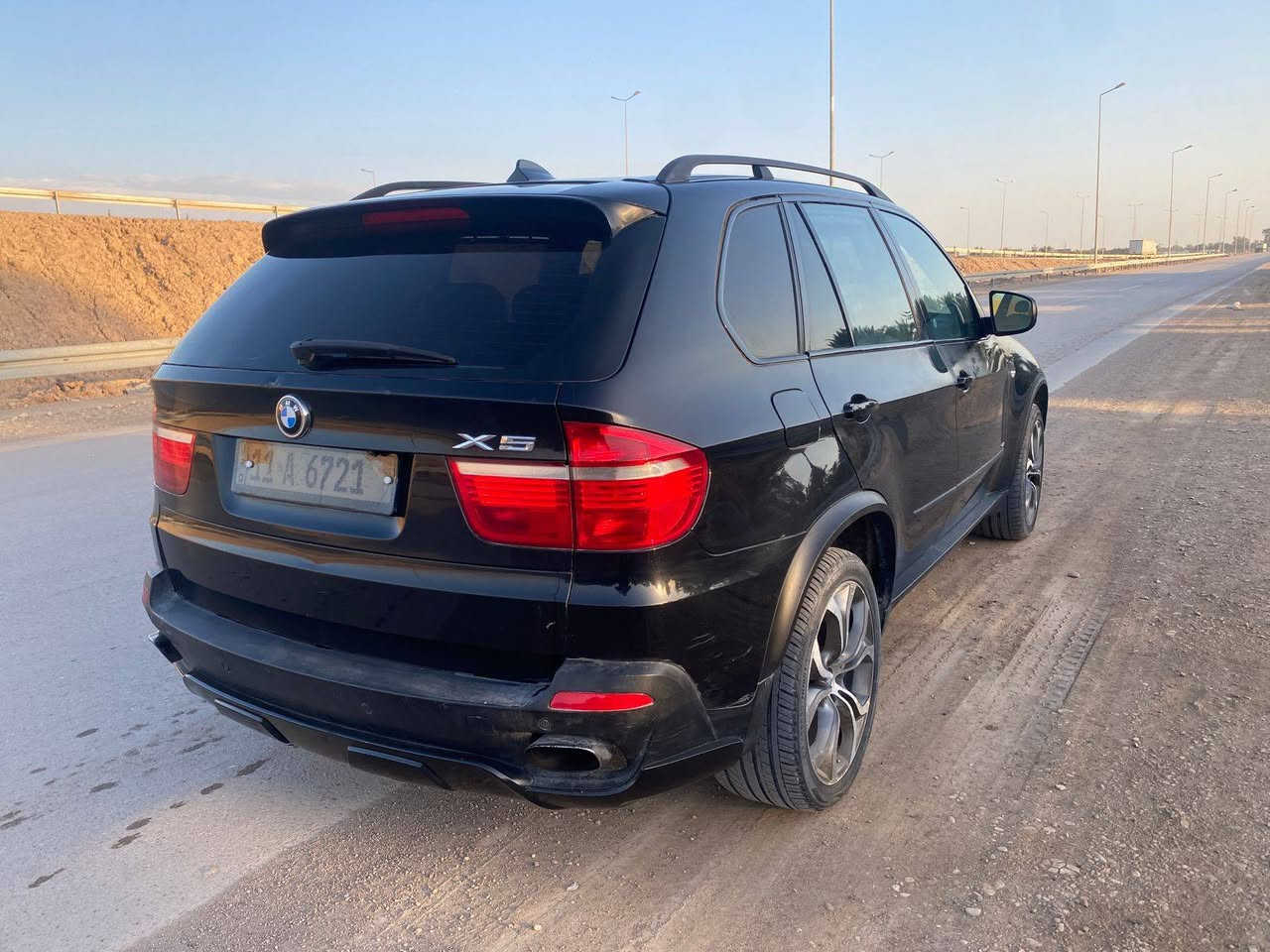 سياره BMW x5 2009 مكينه 48 8سلندر سياره كفاله من الحادث فقط رش بابين اثر شخوط وجاملغ امامي مبدل كير مكينه مكفوله رقم بغداد انكليزي بسمي السعر ١٢٥ وبيها مجال عنواني واسط كوت الرقم *********** ***********
