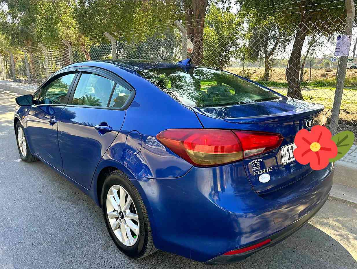 السلام عليكم سياره كيه فورتي موديل 2017وارد امريكي صور حادث منشوره بدون تبديل محرك كير صدر تبريد تخم تاير مكفولة رقم بغداد تحويل مباشر مواصفات نص فول سياره جاهزه حلوه كلش سعر112$بيه مجال بصيط العنوان بغداد الامين شارع نواب النتصال ***********
