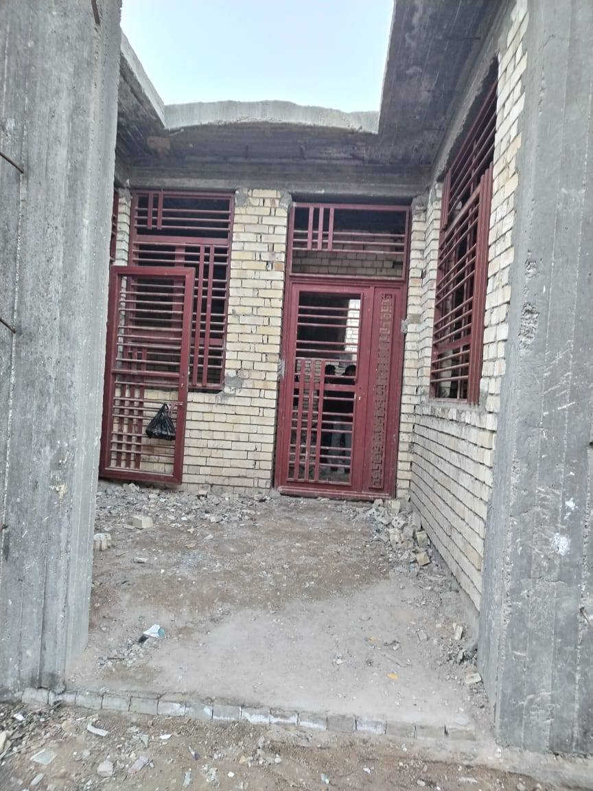 هيكل للبيع في كربلاء منطقه الحر خلف الامام الحر يتكون من غرفه وصاله ودرج ومطبخ حار وبارد واستقبال وطارمه ومجموعه صحيات خارج وداخل  السعر 80مليون للاستفسار الاتصال على الرقم ***********
