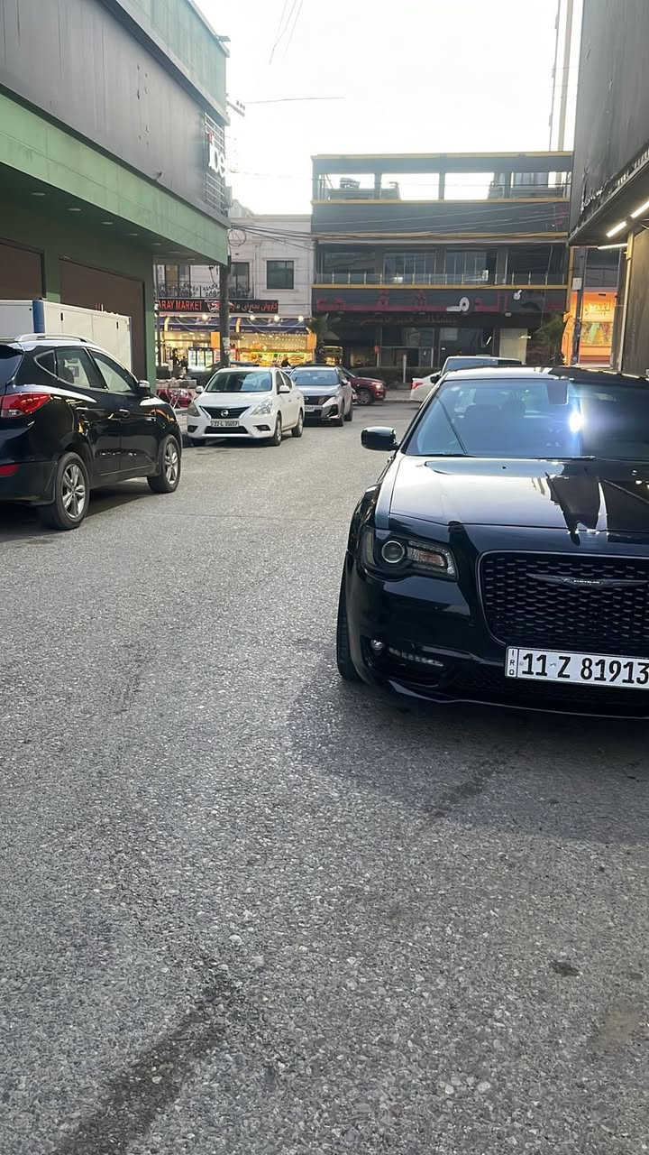 اوباما 300 امريكي فور ويل دخول جديد 🦅
* الموديل 2023 اصل الأصدار الأخير رقم بغداد بأسمي
 * عداد المسافه 27 ميل 
* اللون اسود 
* حجم المحرك 3600
* نقطه عمياء 
* حساسات اماميه 
* ويل قياس 20 انج 
* حساسات خلفيه 
* شاشه كبيره مع نظام ملاحة نفكيشن GPS
* مقاعد اماميه كهرباء عدد 2
* مقاعد اماميه تدفئة 
* تشغيل عن بعد 
* كامرة خلفيه دواره بلاد 
* دخول ذكي 
* انارة ترحيب ابواب 
* بصمة ابواب + صندوق 
* كشنات جلد اسود 
( الحادث / صفحة الصدر تبديل بابين شركه لون اصل +صبغ جاملغ خلفي ونص التكمه ) يوجد سونار جديد + صور الحادث  
العنوان // بغداد الغدير ***********
