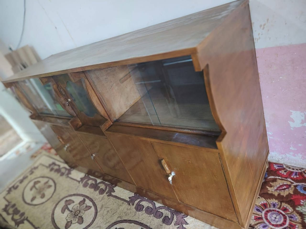 بوفية طول مترين وربع صاج سعر 90 قفل بدون عملة مكاني مسيب حي العسكري ***********
