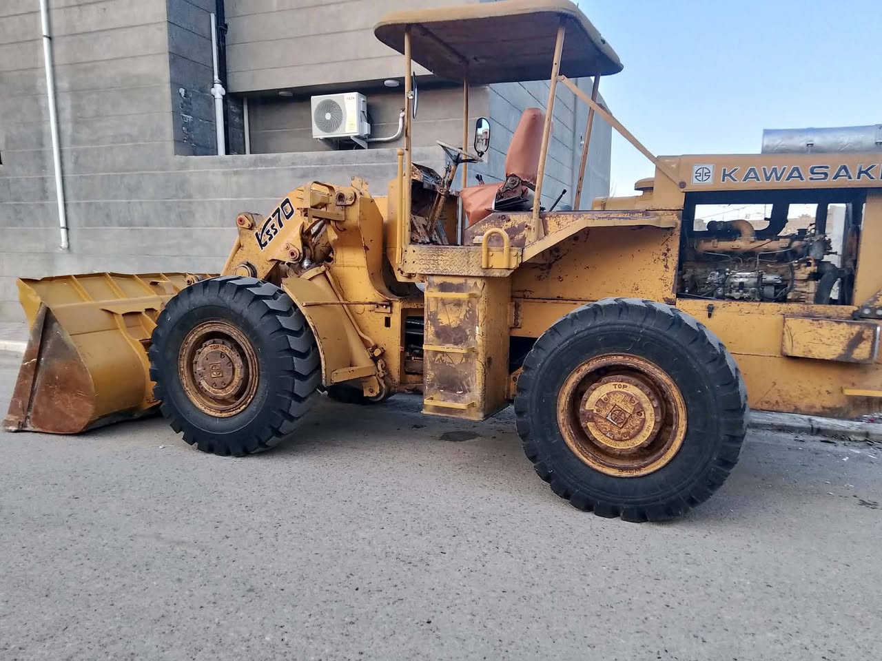 شفل عادي محرك بي موديل 81 رقم ديالى انكليزي مكان الشفل رمادي الاتصال ***********
