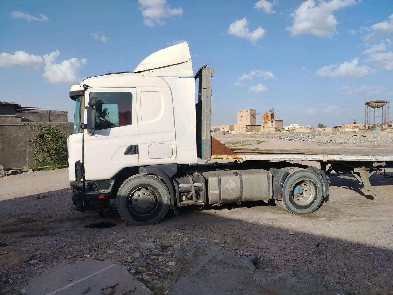 للبيع موديل 2002 مكينه لا تنقص
ولا تبخر مكفوله جاهزه رقم سليمانيه سنويه ساقطه 2020 مكان بصره الزبير سعر 135 رقم ***********
