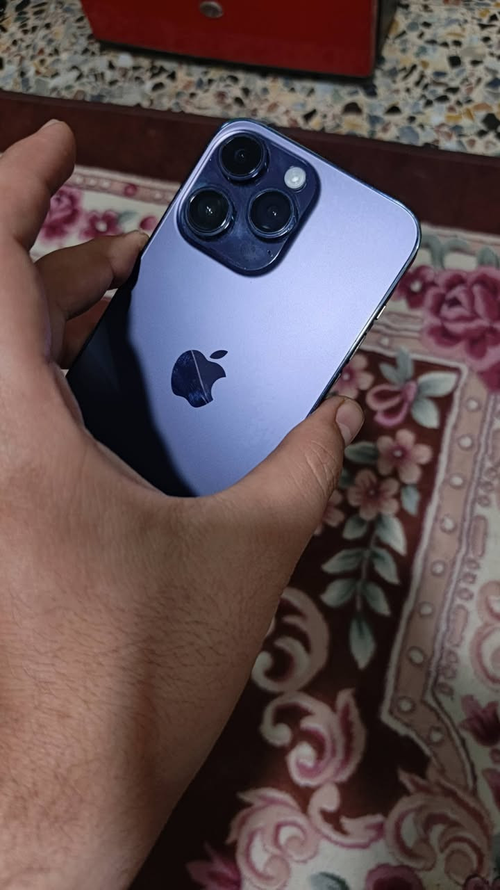 14 pro max 
Esim شريحة الكترونية 
256 
مستبدل شاشة اصلية من ابل 
و بطارية اصلية ١٠٠٪
للبيع ب ٦٧٥ الف 
المكان بغداد 
***********
