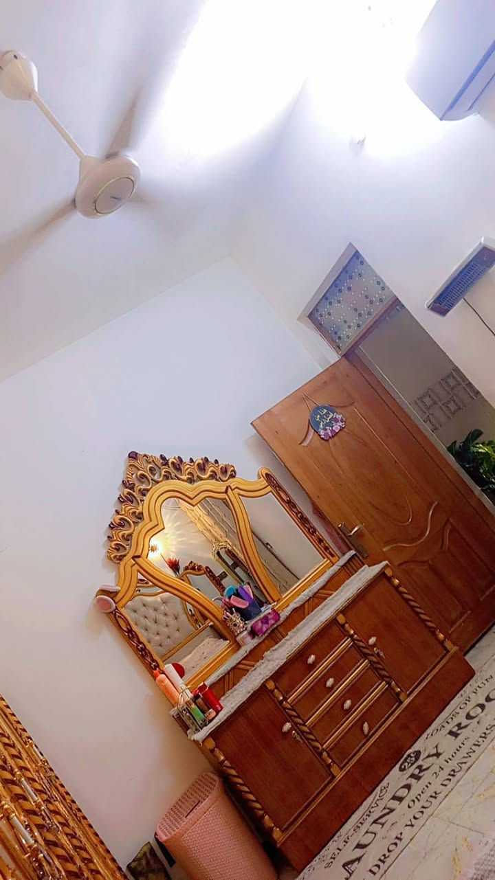 50متر مقابيل العسكري قرب مدرسه در النجف جنس العقار سند 25قرار محكمه السعر 32 وبي مجال بصيط غرفة نوم وصله مطبخ  بل خط وال اي ستفسار خاص


**إذا كنت صاحب هذا الإعلان وتريد حذفه لأي سبب، رجاءا أرسل رسالة إلى الدعم الفني**