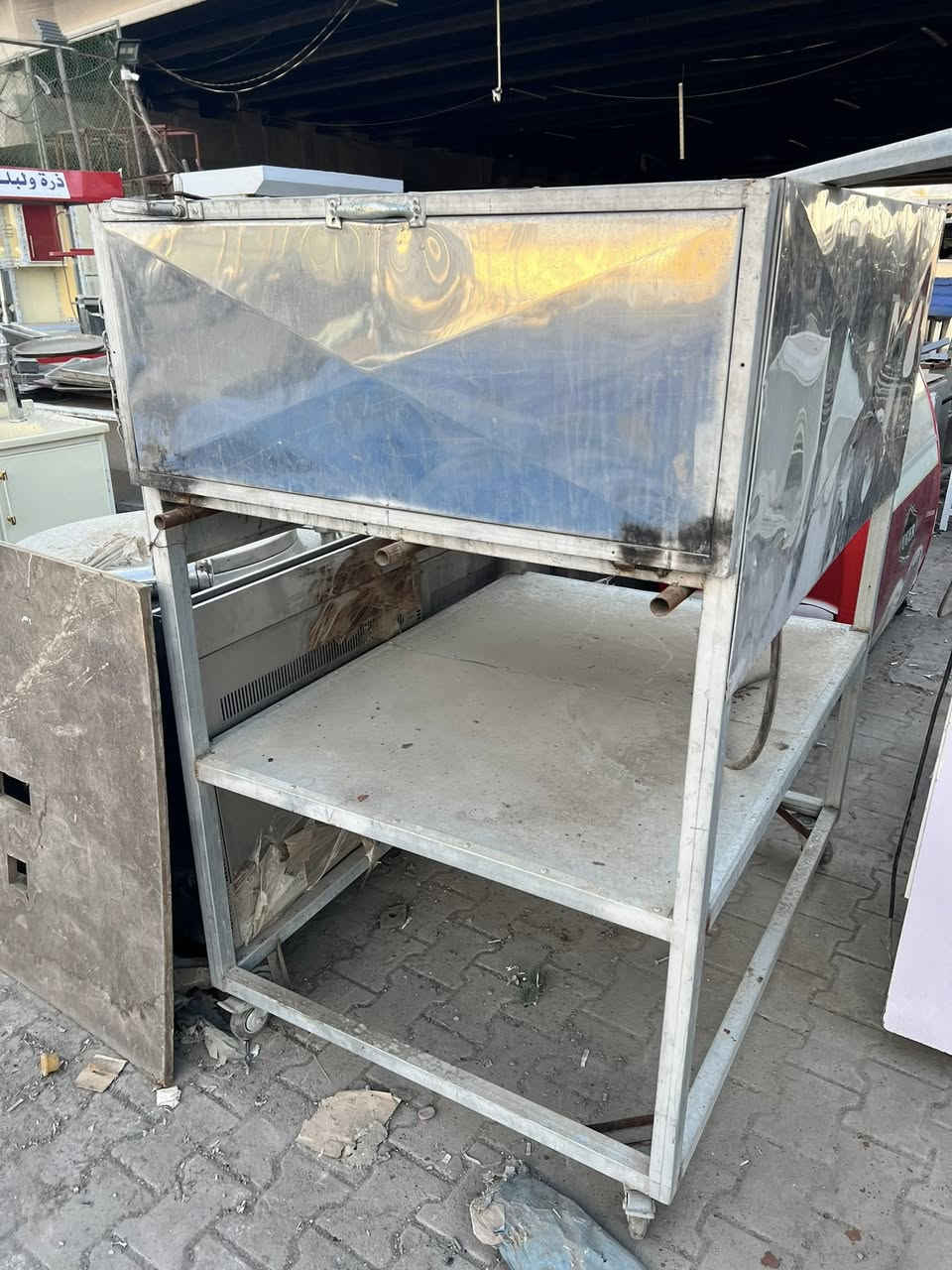 سلام عليكم 
مستعدون للتجهيز كافه المطآعم 
وبيع و شراء الأغراض المستخدمه 
سيد مصطفى ***********
