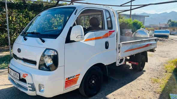 السلام عليكم كيه للبيع موديل 18 رقم صلاح الدين سنويه لل 29 شرط التحويل السياره وضع شركه  محرك شرط بلادي مامفتوح گير شرط السياره عل وضع الشركه قطره صبغ مابيها انطي بيها شرط مكان السياره قريه المسحگ السعر 130 وبيها مجال  اتصل ***********
