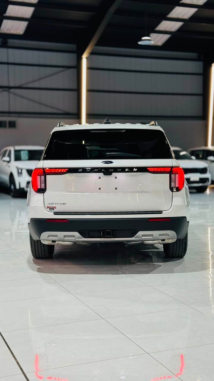 بدون حادث بدون ارباگ
🔥

Ford Explorer - 2025 
.
مواصفات active 
.
ماشیە بس ٤ الف مایل - زیرو 👌
.
محرک اربع سلندر تیربو ٢.٣ لتر ( اقتصادی)
.
الكاميرا الخلفية - تدفئة المقاعد - بصمة - مثبت السرعة - مرايا جانبية كهربائية - شاشة - مراقبة النقطة العمياء - التحكم التلقائي في درجة الحرارة - نظام فرملة الطوارئ - 8 وسادة هوائية - مصابيح زينون الأمامية - المصابيح الأمامية ليد - أبل كاربلاي - التشغيل عن بعد - مقاعد الصف الثالث
.
سیارە بدون حادث بس جاملغ و تایر مفتوح 
یعنی سیارە بس جاملغ وحدە صبغ و شویە من باب ، رقم الشاصی :
1FMUK7DH8SGC43162
.
للسعر - ***********
.
سیارە بدون رقم ، یترقم شمالي 
.
مکان سیارە کلار

