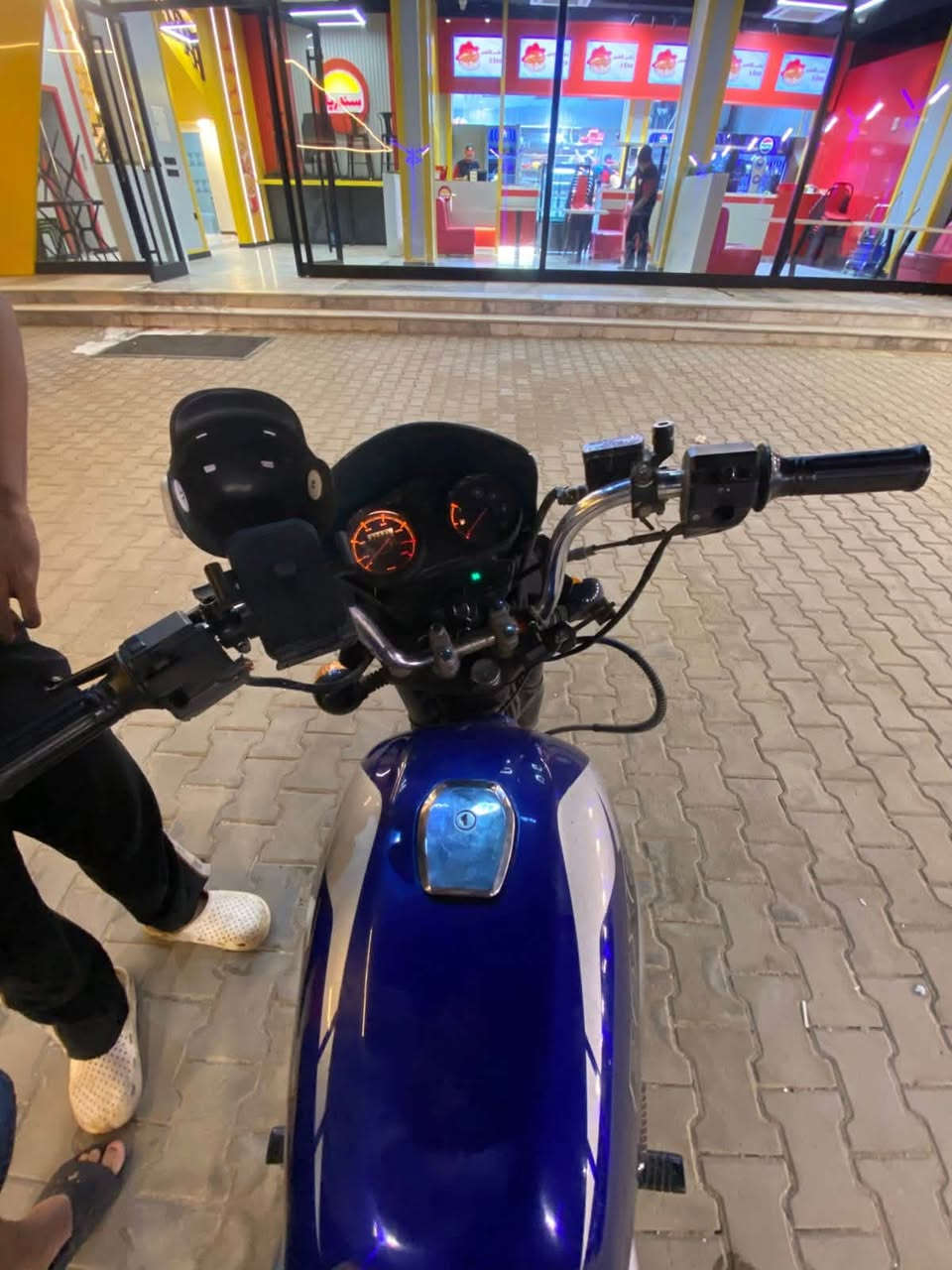 بوكسر موديل 22  تاير امامي+تاير خلفي+كابريتر+ضفيره+كتف+عقل+زنجيل+بكره+بوبرن+دهن جديد كلهن جدد دراجه كامله مكمله بيه سبع اوراق كامله شلعه ومعدل تخبل كل نقص مابيه رايده ب 950 وبيه مجال او مراوس مكاني بغداد الغزاليه للاتصال واتساب *********** او مراسله مازنجر ما متواجد رصيد
