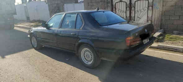 السلام عليكم بي ام حجم 730 للبيع السعر 48وبيها مجال  كير محرك شرط طخم تاير جديد تبريد تدفئه رقم اربيل شرط التحويل كابون بانزين كهربائيات كلها شغاله الشراي يتصل مارد ع الفيس العنون موصل ***********//***********
