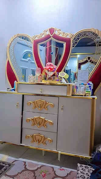 اخشاب تركية للبيع ٧ قطع نظيف ومستعمل قليل (خشبه اصلي ومقاوم جدا)  
السعر ٧٥٠  
***********
***********
