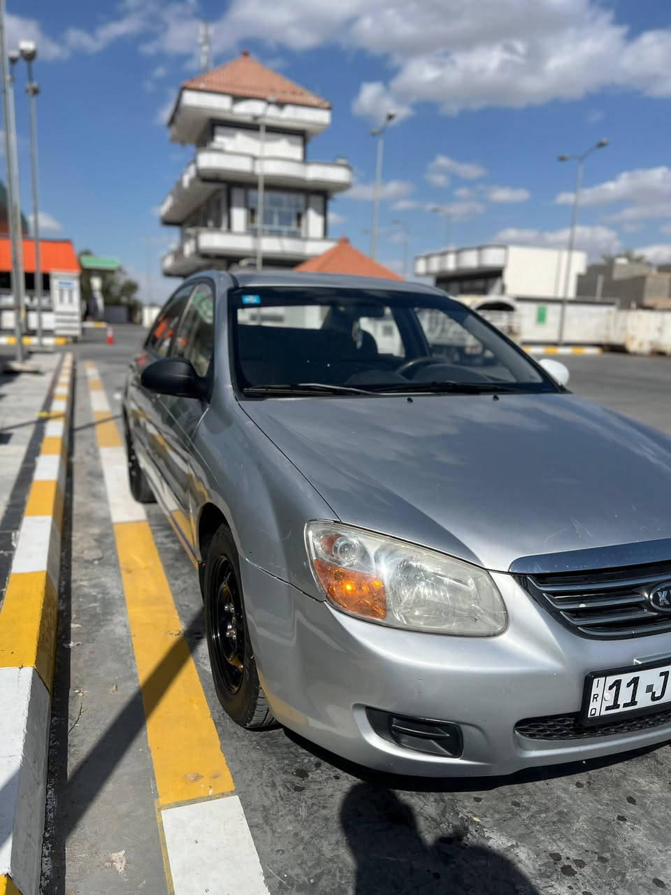 سلام عليكم سيراتو خليجي 2008 للبيع رقم بغداد بسمي سنويه جديده بيهه صبغ الداير مال والباب والباقي مكفول سياره جديده وجاهزه سعرهه 86.    مكاني الصويرة. 
***********
