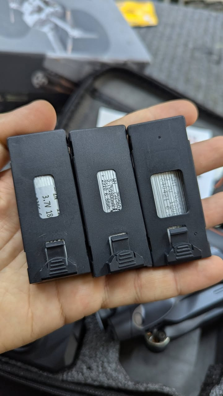 درون برشلس 
3 بطاريات 
جديد وعلى الفحص


**إذا كنت صاحب هذا الإعلان وتريد حذفه لأي سبب، رجاءا أرسل رسالة إلى الدعم الفني**