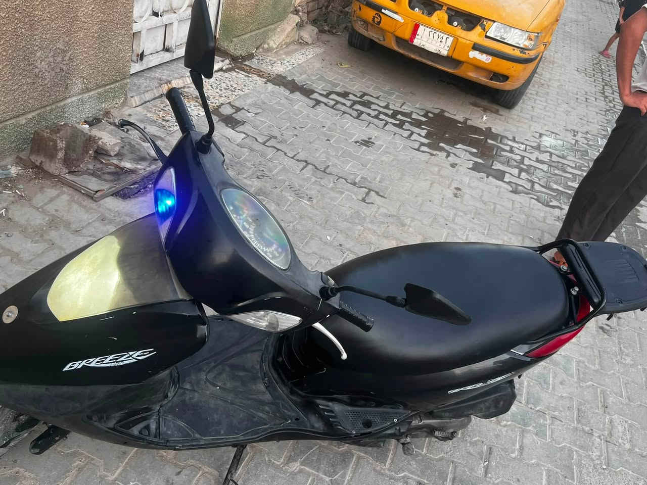 السلام عليكم ورحمة الله
بريز للبيع لايت ناصي 
دراجه كامله بدون اي نقص 
سلف هندر نكره 
شلعه ومعدل فوول
الدراجه بلاديه 
سعر 500 وبيها مجال قليل 
عنوان بغداد 
***********
