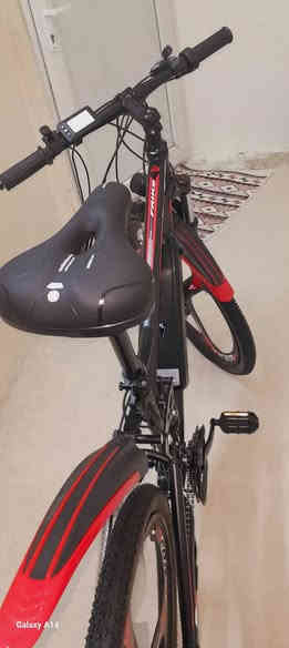 بايسكل هاى بريد 
حجم ٢٦
باترى ليثيوم 
٣ مود سرعة 
دبل امامى وخلفى
بريك ديسك 
شاشة ليد
سرعة ٥٠كلم في ساعة
0750 043 9227 أربيل
