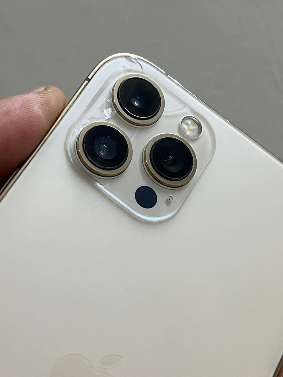 سلام عليكم
12برو ماكس 

نموذج M 
ذاكره 256
بطاريه مبدله افضل نوعيه 
وشاشه مبدله اصليه 
جهاز نظيف جدا 
تواصل واتساب وماسنجر ع الرصيد ممتوفر مغلق 
***********
