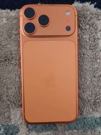 ايفون 17 برو ماكس • بطارية 100 • شريحه الكترونيه